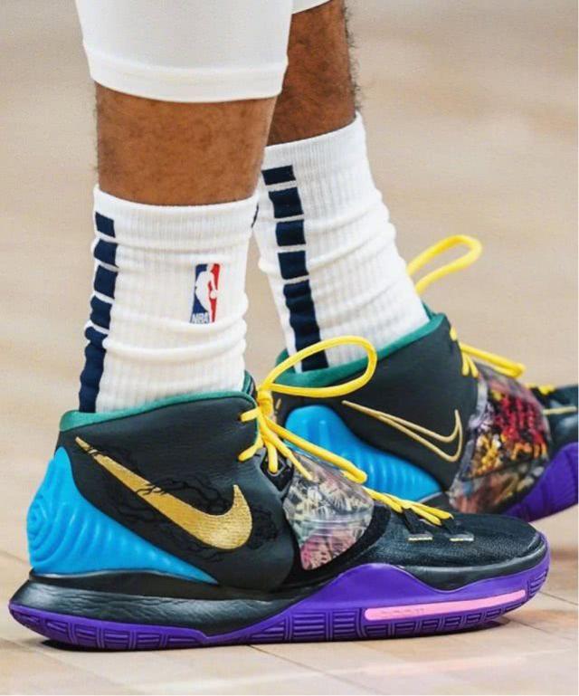 历史得分榜前十现役占三席：詹姆斯第一&KD第八&哈登第十（历史得分前十现役三人上榜：詹姆斯居首，杜兰特第8，哈登第10）