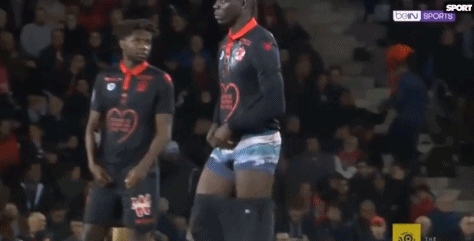 李嗣镕：大家都没想到我首秀进球，下来都恭喜我（李嗣镕首秀破门出人意料，赛后获众人祝贺）