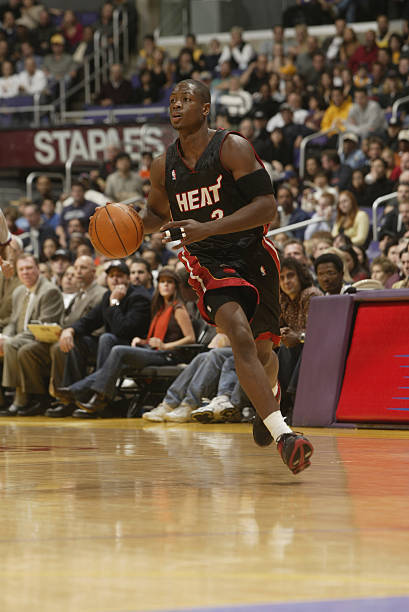 马竞表彰50年以上的老会员，球队主席塞雷佐出席并颁发纪念章（马竞为入会50年以上资深会员授勋，主席塞雷佐亲临颁发纪念章）