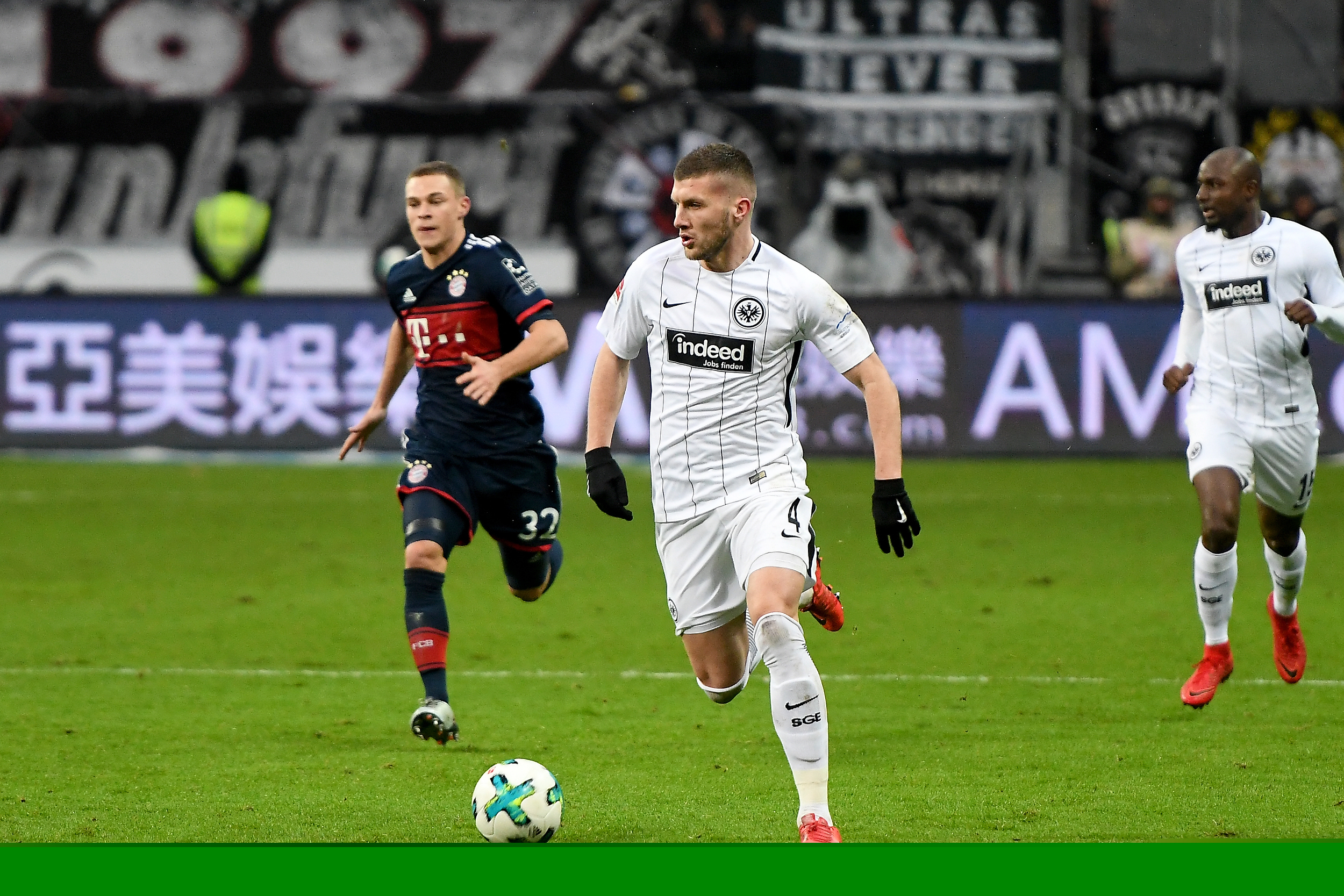 勇夺金靴，法比奥赛后社媒：感谢队友以及每位愿意相信我的人（法比奥加冕金靴，赛后社媒致谢队友与每一位相信我的人）