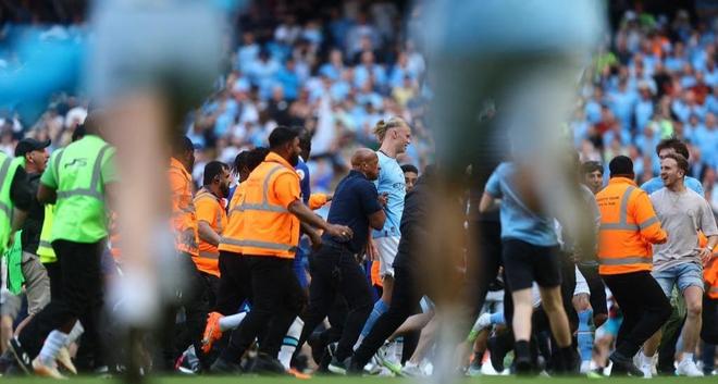 意甲第13轮纪律报告：阿莱格里对裁判出言不逊染红被停赛一场（意甲第13轮纪律通告：阿莱格里因对裁判出言不逊染红，禁赛一场）