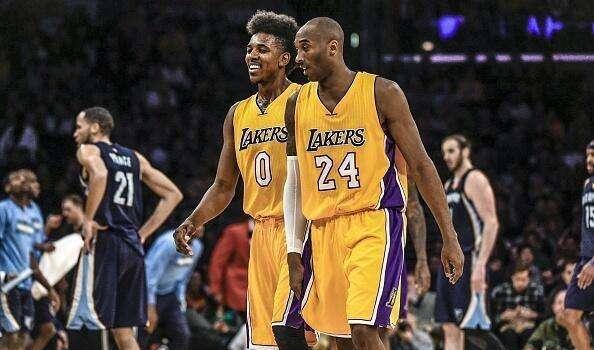 索默：我会弹吉他和钢琴；退役后我应该不当教练，压力太大了（索默：会弹吉他和钢琴，退役后不考虑执教，压力太大）