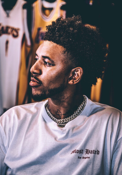 萨拉赫确认离队时间！将战布莱顿并告别球迷，非洲杯后未来成谜（萨拉赫敲定离队时间：战布莱顿后向球迷告别，非洲杯后去向成谜）