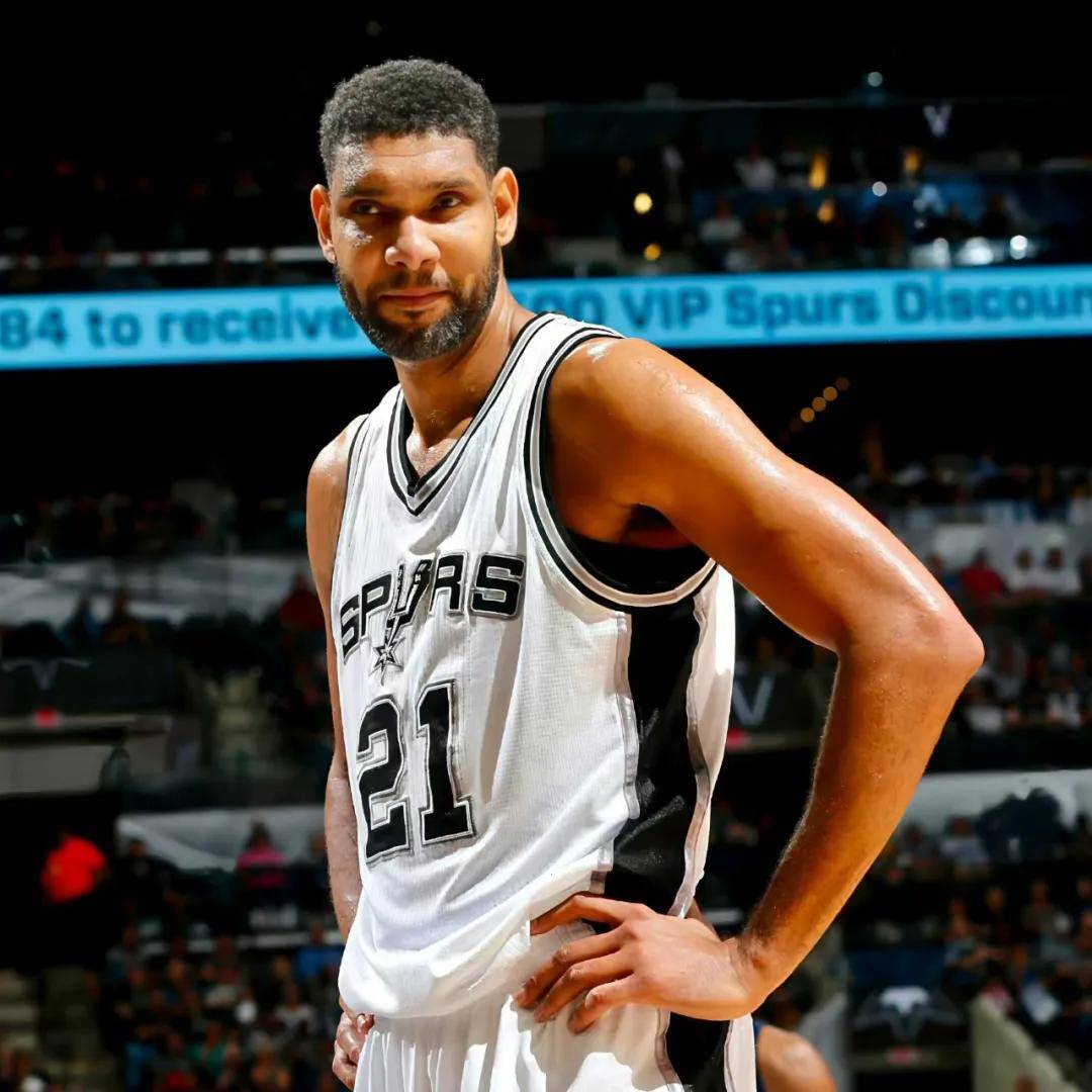 24位排名藏惊天逆转？郑钦文别被“财富自由”蒙蔽她的野心！（第24名背后酝酿大逆转？别让“财富自由”冲淡郑钦文的争冠野心）