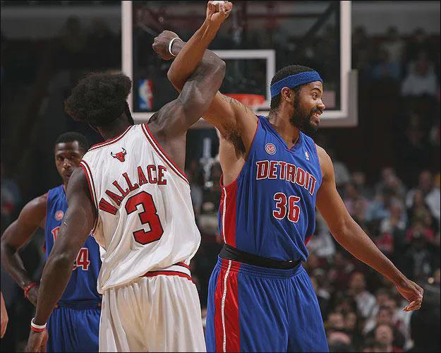 米体：米兰不惜一切代价挽留迈尼昂，初始报价年薪500万欧（米兰体育报：米兰为留迈尼昂不计成本，首报年薪500万欧）