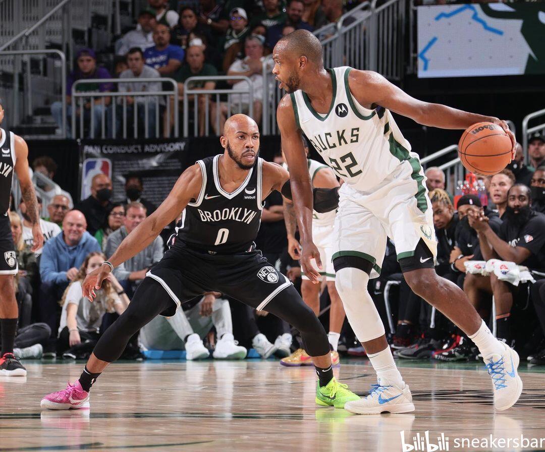 逐渐复苏！班凯罗低开高走贡献18分7篮板4助攻（状态回暖！班凯罗先抑后扬砍下18分7篮板4助攻）